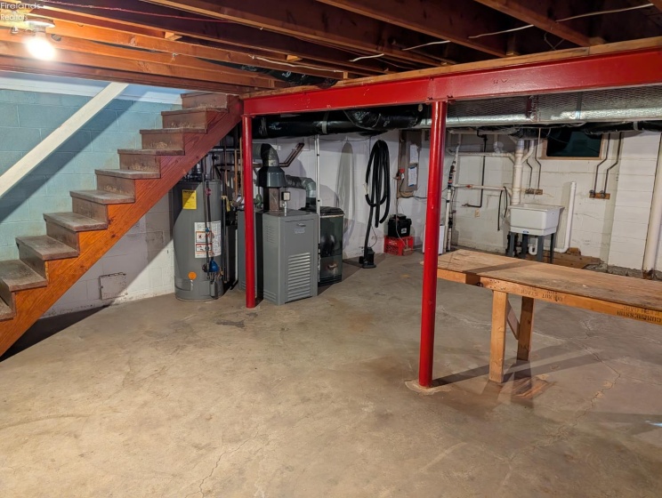 807 Harrison Street, Port Clinton, 43452, 4 Bedrooms Bedrooms, ,3 BathroomsBathrooms,Residential,For Sale,Harrison,20252412