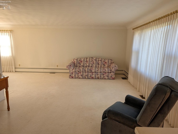 807 Harrison Street, Port Clinton, 43452, 4 Bedrooms Bedrooms, ,3 BathroomsBathrooms,Residential,For Sale,Harrison,20252412