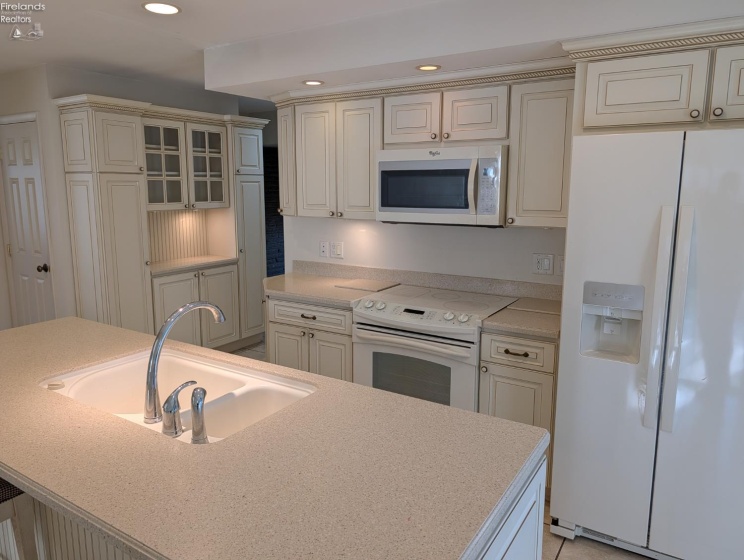 807 Harrison Street, Port Clinton, 43452, 4 Bedrooms Bedrooms, ,3 BathroomsBathrooms,Residential,For Sale,Harrison,20252412