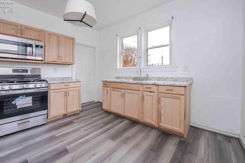 314 Ohio Avenue, Fremont, 43420, 3 Bedrooms Bedrooms, ,1 BathroomBathrooms,Residential,For Sale,Ohio,20254615