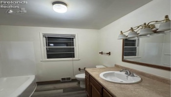 1309 Stone Street, Sandusky, 44870, 2 Bedrooms Bedrooms, ,1 BathroomBathrooms,Residential,For Sale,Stone,20254611 1309 Stone Street, Sandusky, 44870, 2 Bedrooms Bedrooms, ,1 BathroomBathrooms,Residential,For Sale,Stone,20254611