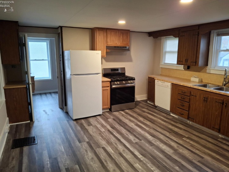 98 Milan Avenue, Norwalk, 44857, 5 Bedrooms Bedrooms, ,1 BathroomBathrooms,Residential,For Sale,Milan,20254629