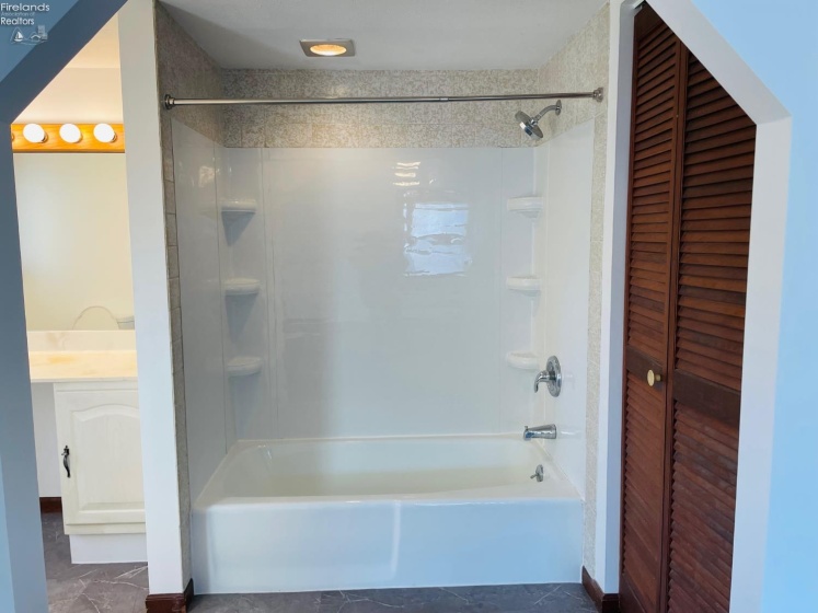 4201 Fox Avenue, Clyde, 43410, 4 Bedrooms Bedrooms, ,2 BathroomsBathrooms,Residential,For Sale,Fox,20254148