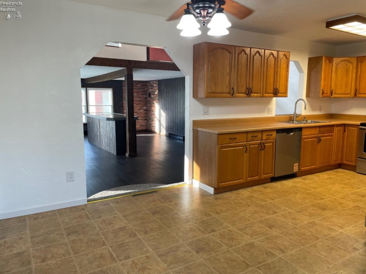 4201 Fox Avenue, Clyde, 43410, 4 Bedrooms Bedrooms, ,2 BathroomsBathrooms,Residential,For Sale,Fox,20254148