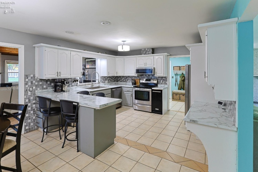 1602 WILLOW DR, Sandusky, 44870, 3 Bedrooms Bedrooms, ,3 BathroomsBathrooms,Residential,For Sale,WILLOW DR,20252573