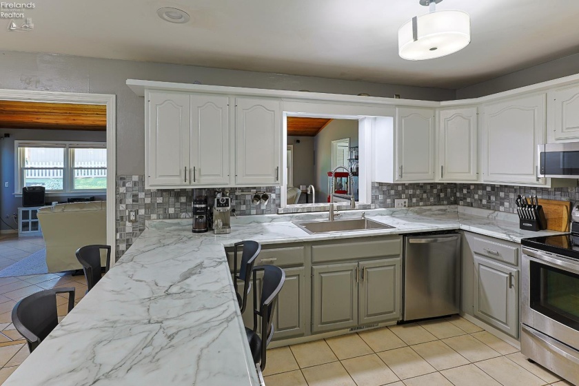 1602 WILLOW DR, Sandusky, 44870, 3 Bedrooms Bedrooms, ,3 BathroomsBathrooms,Residential,For Sale,WILLOW DR,20252573