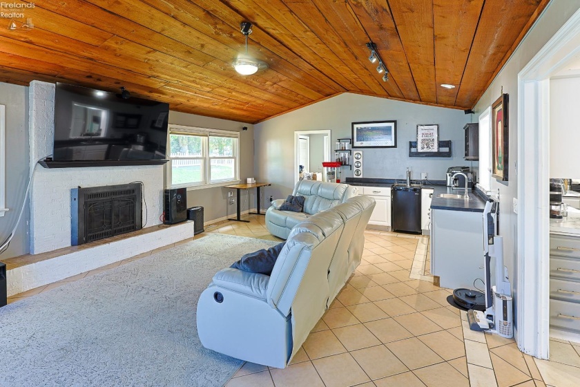 1602 WILLOW DR, Sandusky, 44870, 3 Bedrooms Bedrooms, ,3 BathroomsBathrooms,Residential,For Sale,WILLOW DR,20252573