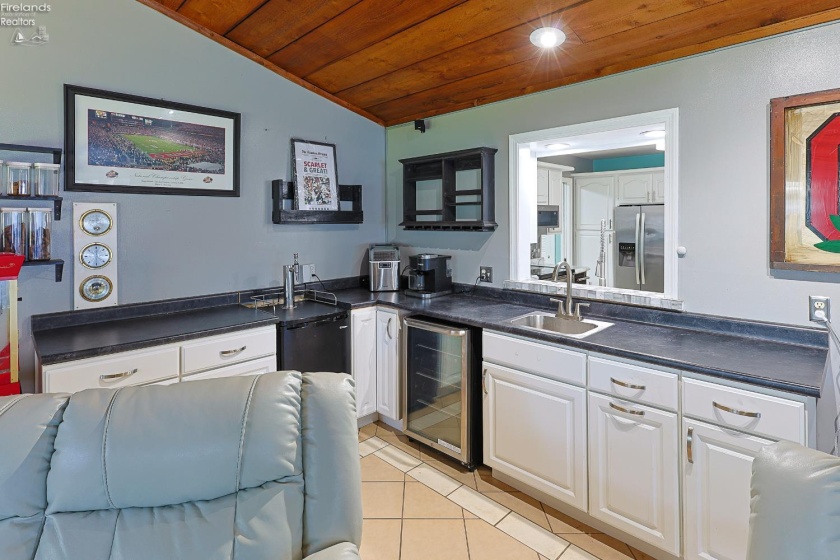 1602 WILLOW DR, Sandusky, 44870, 3 Bedrooms Bedrooms, ,3 BathroomsBathrooms,Residential,For Sale,WILLOW DR,20252573