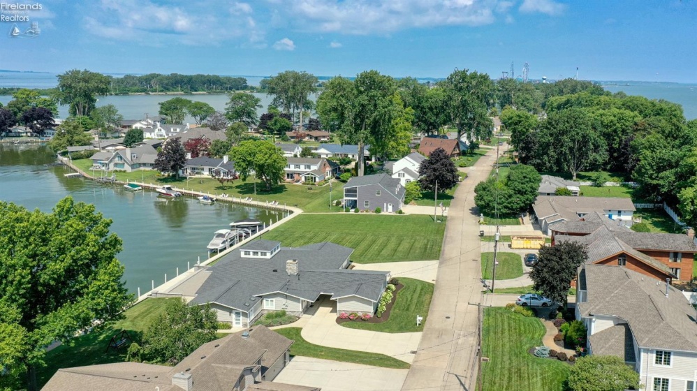 1602 WILLOW DR, Sandusky, 44870, 3 Bedrooms Bedrooms, ,3 BathroomsBathrooms,Residential,For Sale,WILLOW DR,20252573