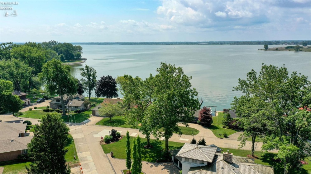 1602 WILLOW DR, Sandusky, 44870, 3 Bedrooms Bedrooms, ,3 BathroomsBathrooms,Residential,For Sale,WILLOW DR,20252573