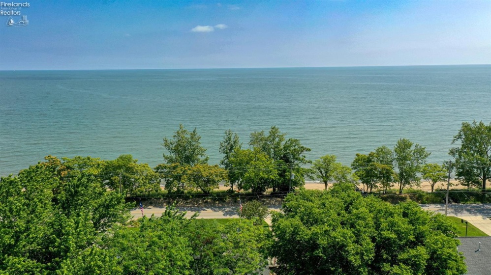 1602 WILLOW DR, Sandusky, 44870, 3 Bedrooms Bedrooms, ,3 BathroomsBathrooms,Residential,For Sale,WILLOW DR,20252573