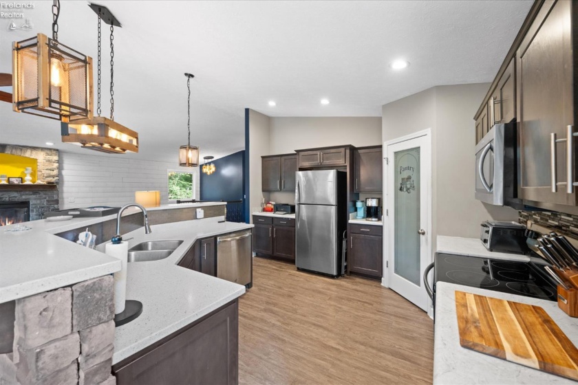 3175 Memorial Shoreway Drive, Marblehead, 43440, 3 Bedrooms Bedrooms, ,2 BathroomsBathrooms,Residential,For Sale,Memorial Shoreway,20253306