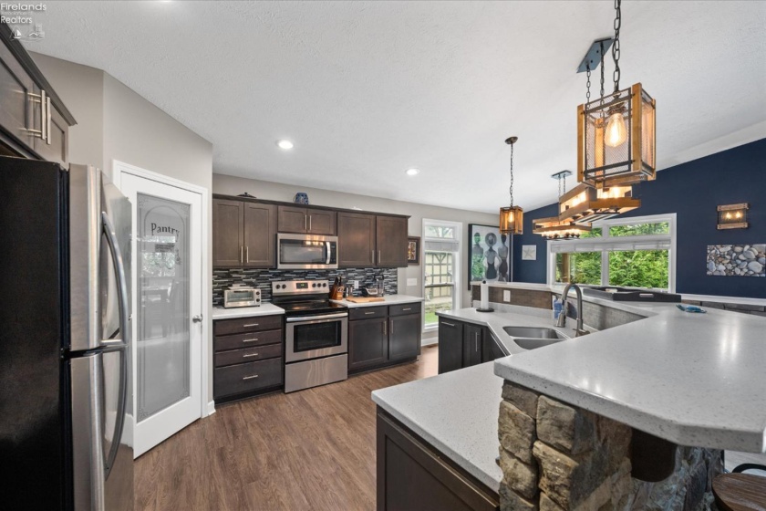 3175 Memorial Shoreway Drive, Marblehead, 43440, 3 Bedrooms Bedrooms, ,2 BathroomsBathrooms,Residential,For Sale,Memorial Shoreway,20253306