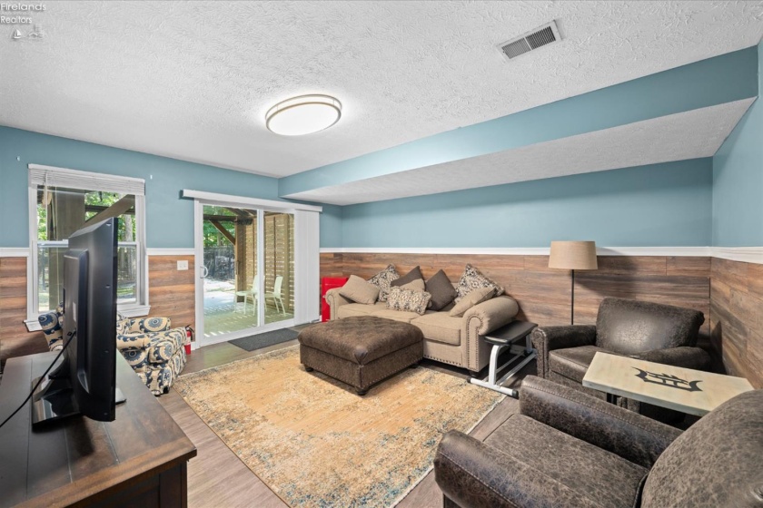 3175 Memorial Shoreway Drive, Marblehead, 43440, 3 Bedrooms Bedrooms, ,2 BathroomsBathrooms,Residential,For Sale,Memorial Shoreway,20253306