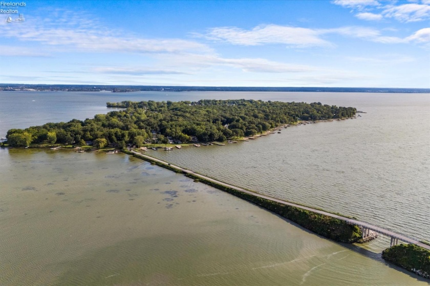 3175 Memorial Shoreway Drive, Marblehead, 43440, 3 Bedrooms Bedrooms, ,2 BathroomsBathrooms,Residential,For Sale,Memorial Shoreway,20253306