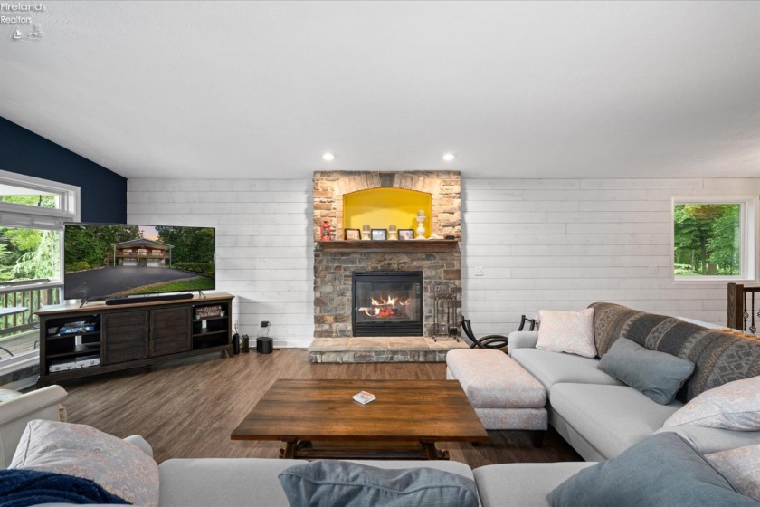 3175 Memorial Shoreway Drive, Marblehead, 43440, 3 Bedrooms Bedrooms, ,2 BathroomsBathrooms,Residential,For Sale,Memorial Shoreway,20253306