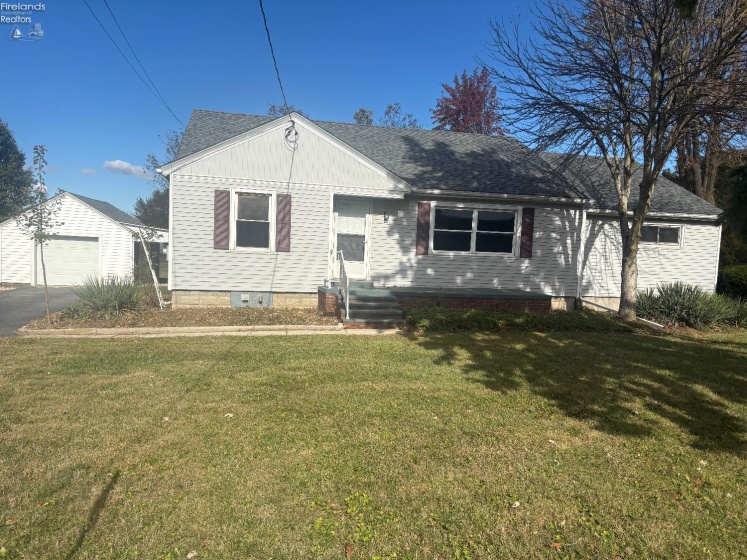 2242 Napoleon Road, Fremont, 43420, 4 Bedrooms Bedrooms, ,2 BathroomsBathrooms,Residential,For Sale,Napoleon,20254299