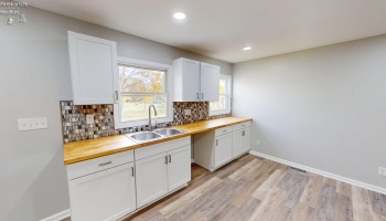 2242 Napoleon Road, Fremont, 43420, 4 Bedrooms Bedrooms, ,2 BathroomsBathrooms,Residential,For Sale,Napoleon,20254299 2242 Napoleon Road, Fremont, 43420, 4 Bedrooms Bedrooms, ,2 BathroomsBathrooms,Residential,For Sale,Napoleon,20254299