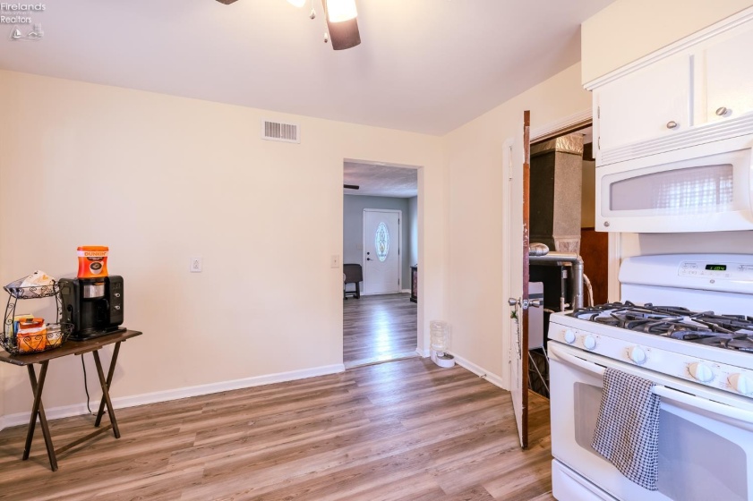 820 Devonshire Ave, Sheffield Lake, 44054, 3 Bedrooms Bedrooms, ,2 BathroomsBathrooms,Residential,For Sale,Devonshire Ave,20254597