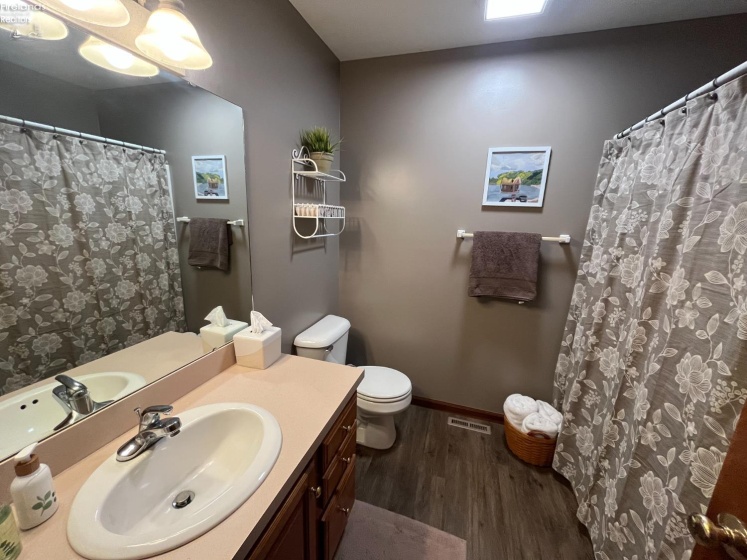 111 Parkview Place, Bellevue, 44811, 3 Bedrooms Bedrooms, ,2 BathroomsBathrooms,Residential,For Sale,Parkview,20254665