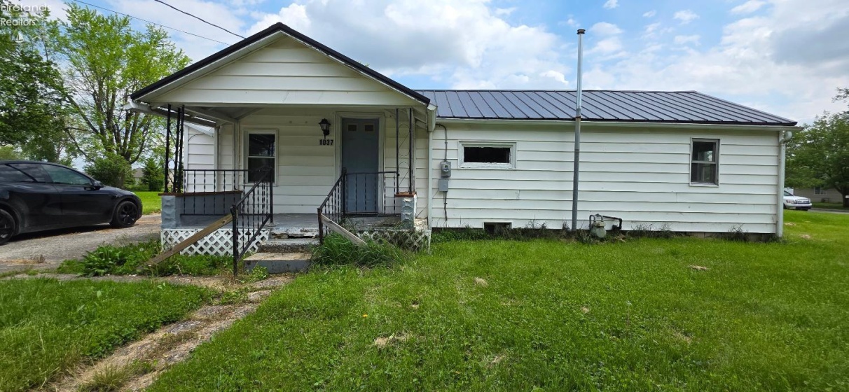 1037 Fishlock Avenue, Findlay, 45840, 2 Bedrooms Bedrooms, ,1 BathroomBathrooms,Residential,For Sale,Fishlock,20254670