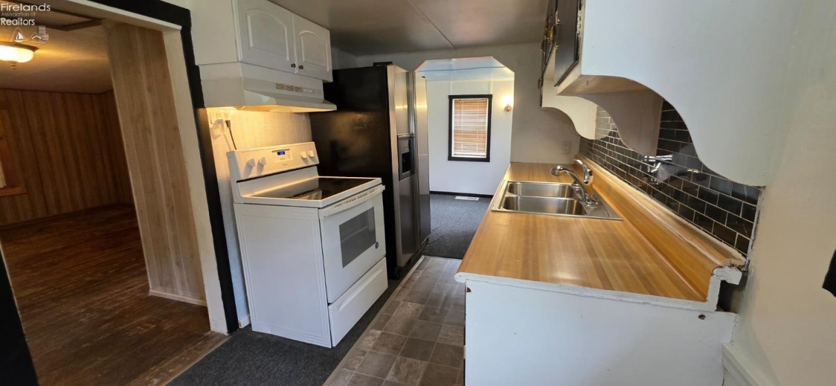 1037 Fishlock Avenue, Findlay, 45840, 2 Bedrooms Bedrooms, ,1 BathroomBathrooms,Residential,For Sale,Fishlock,20254670