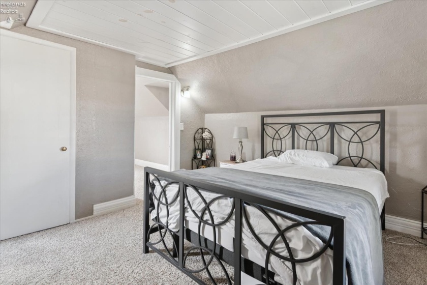 328 E Water, Oak Harbor, 43449, 3 Bedrooms Bedrooms, ,2 BathroomsBathrooms,Residential,For Sale,E Water,20253425