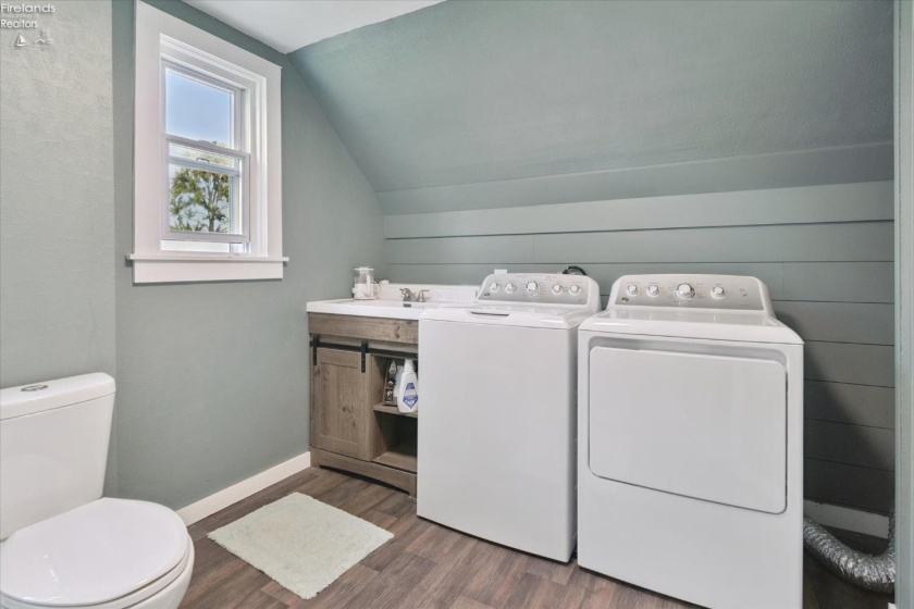 328 E Water, Oak Harbor, 43449, 3 Bedrooms Bedrooms, ,2 BathroomsBathrooms,Residential,For Sale,E Water,20253425