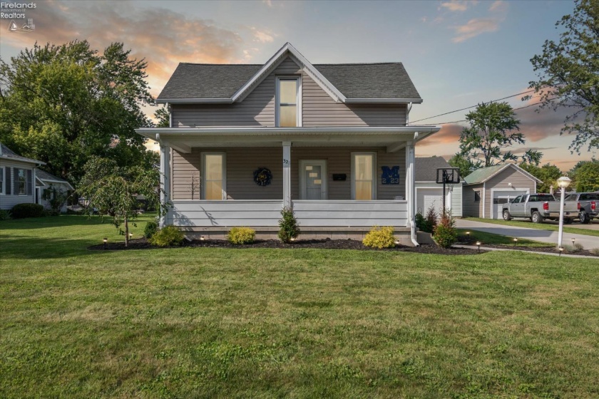 328 E Water, Oak Harbor, 43449, 3 Bedrooms Bedrooms, ,2 BathroomsBathrooms,Residential,For Sale,E Water,20253425