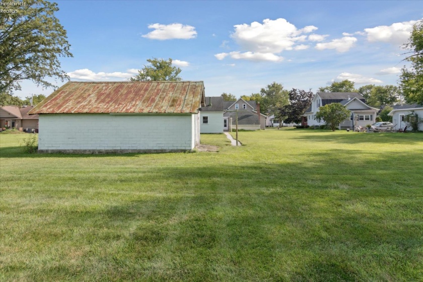 328 E Water, Oak Harbor, 43449, 3 Bedrooms Bedrooms, ,2 BathroomsBathrooms,Residential,For Sale,E Water,20253425