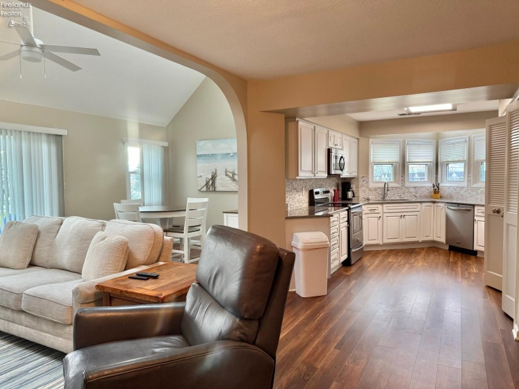 10921 Bay Point Drive, Marblehead, 43440, 3 Bedrooms Bedrooms, ,3 BathroomsBathrooms,Residential,For Sale,Bay Point,20254635