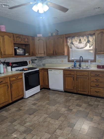 414 Park Street, Willard, 44890, 3 Bedrooms Bedrooms, ,2 BathroomsBathrooms,Residential,For Sale,Park,20254681