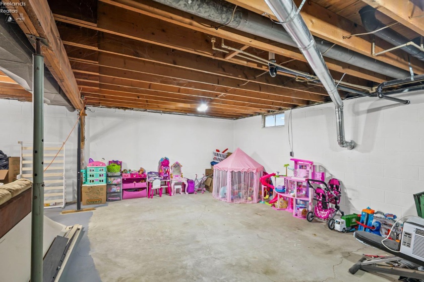 12570 Axline Street, Fostoria, 44830, 3 Bedrooms Bedrooms, ,2 BathroomsBathrooms,Residential,For Sale,Axline,20254688