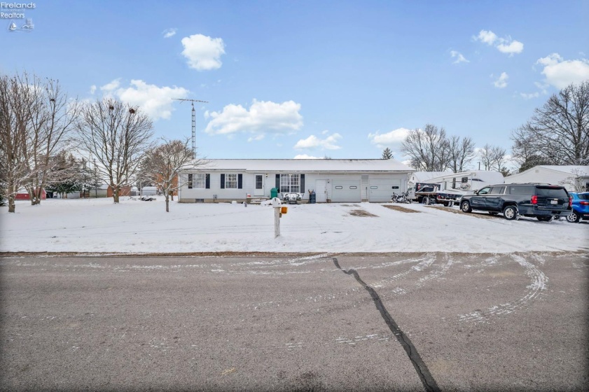 12570 Axline Street, Fostoria, 44830, 3 Bedrooms Bedrooms, ,2 BathroomsBathrooms,Residential,For Sale,Axline,20254688