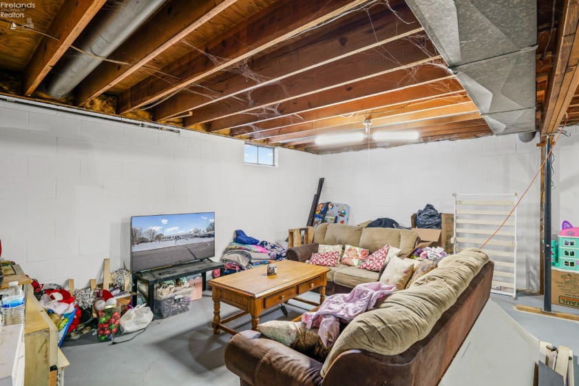 12570 Axline Street, Fostoria, 44830, 3 Bedrooms Bedrooms, ,2 BathroomsBathrooms,Residential,For Sale,Axline,20254688