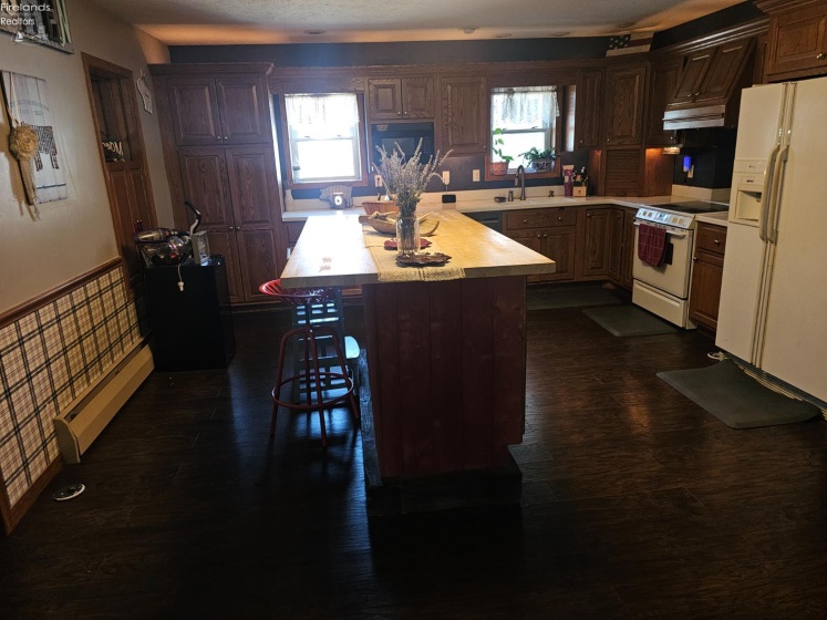 2301 Mud Creek Road, Oak Harbor, 43449, 4 Bedrooms Bedrooms, ,2 BathroomsBathrooms,Residential,For Sale,Mud Creek,20254237