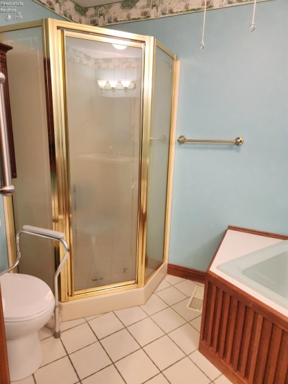 210 Gordon Drive, Oak Harbor, 43449, 4 Bedrooms Bedrooms, ,3 BathroomsBathrooms,Residential,For Sale,Gordon,20254558