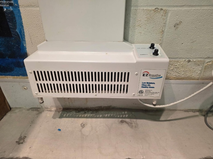 210 Gordon Drive, Oak Harbor, 43449, 4 Bedrooms Bedrooms, ,3 BathroomsBathrooms,Residential,For Sale,Gordon,20254558