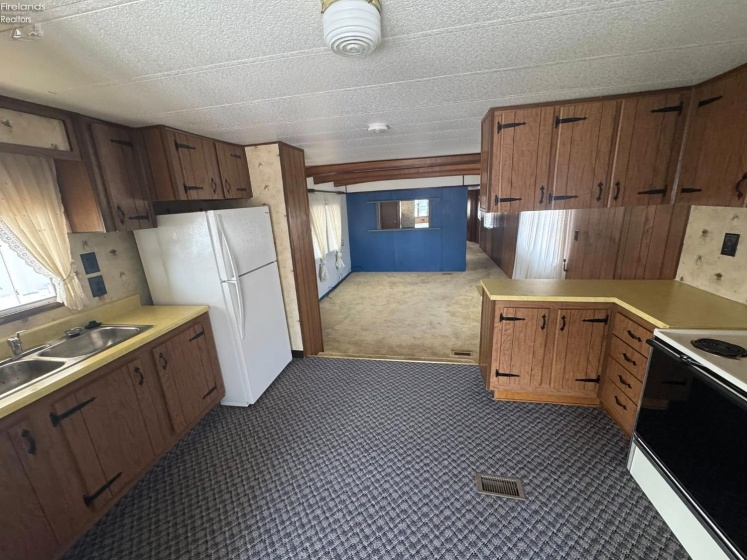 116 Rathbun Drive, Marblehead, 43440, 2 Bedrooms Bedrooms, ,1 BathroomBathrooms,Residential,For Sale,Rathbun,20254694