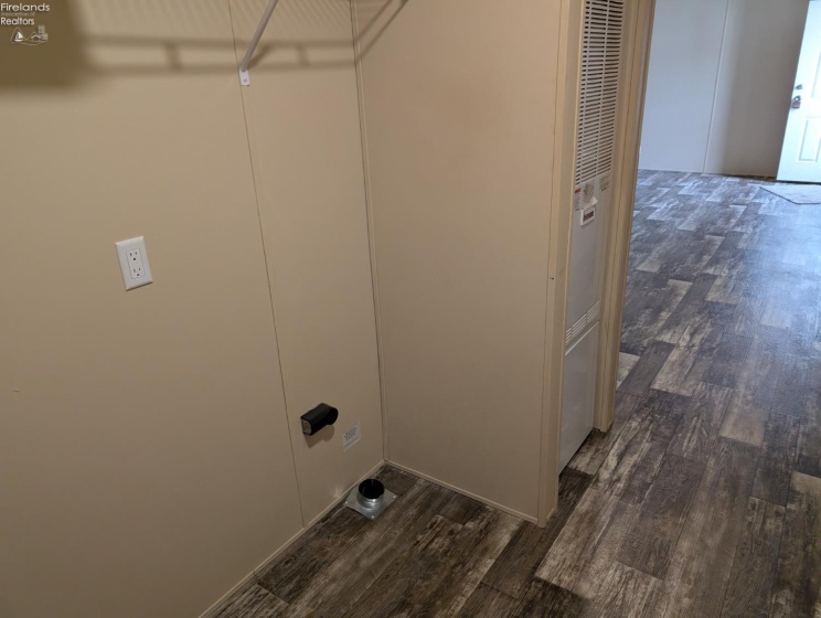 220 Maple Lane, Green Springs, 44836, 3 Bedrooms Bedrooms, ,2 BathroomsBathrooms,Residential,For Sale,Maple Lane,20254689