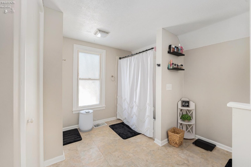 135 Grant Street, Clyde, 43410, 3 Bedrooms Bedrooms, ,2 BathroomsBathrooms,Residential,For Sale,Grant,20254697