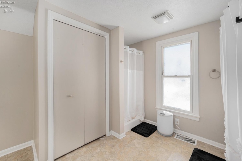 135 Grant Street, Clyde, 43410, 3 Bedrooms Bedrooms, ,2 BathroomsBathrooms,Residential,For Sale,Grant,20254697