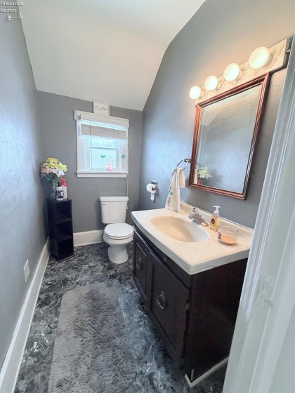 200 HUDSON, Tiffin, 44883, 2 Bedrooms Bedrooms, ,2 BathroomsBathrooms,Residential,For Sale,HUDSON,20254698