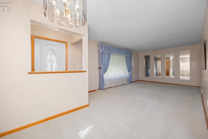 6361 Smith Road, Brook Park, 44142, 3 Bedrooms Bedrooms, ,2 BathroomsBathrooms,Residential,For Sale,Smith,20254628