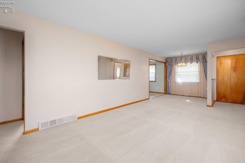 6361 Smith Road, Brook Park, 44142, 3 Bedrooms Bedrooms, ,2 BathroomsBathrooms,Residential,For Sale,Smith,20254628