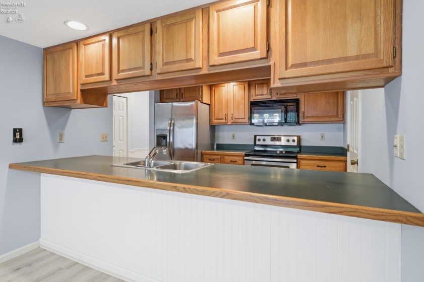 1002 Brittany Drive, Huron, 44839, 3 Bedrooms Bedrooms, ,2 BathroomsBathrooms,Residential,For Sale,Brittany,20254700