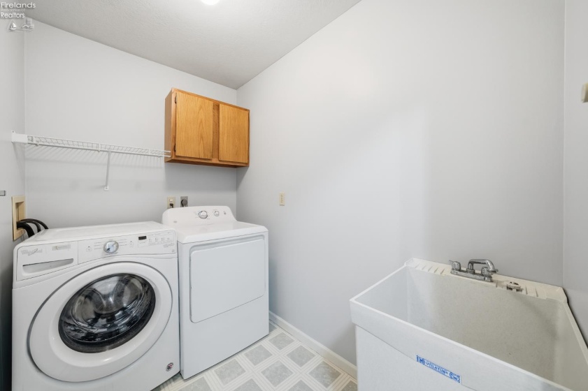 1002 Brittany Drive, Huron, 44839, 3 Bedrooms Bedrooms, ,2 BathroomsBathrooms,Residential,For Sale,Brittany,20254700