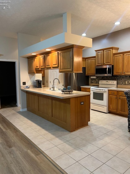 6 White Tail Way, Norwalk, 44857, 3 Bedrooms Bedrooms, ,2 BathroomsBathrooms,Residential,For Sale,White Tail,20254705