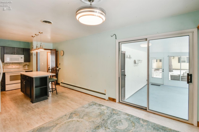 111 10th Street, Port Clinton, 43452, 3 Bedrooms Bedrooms, ,2 BathroomsBathrooms,Residential,For Sale,10th,20254693