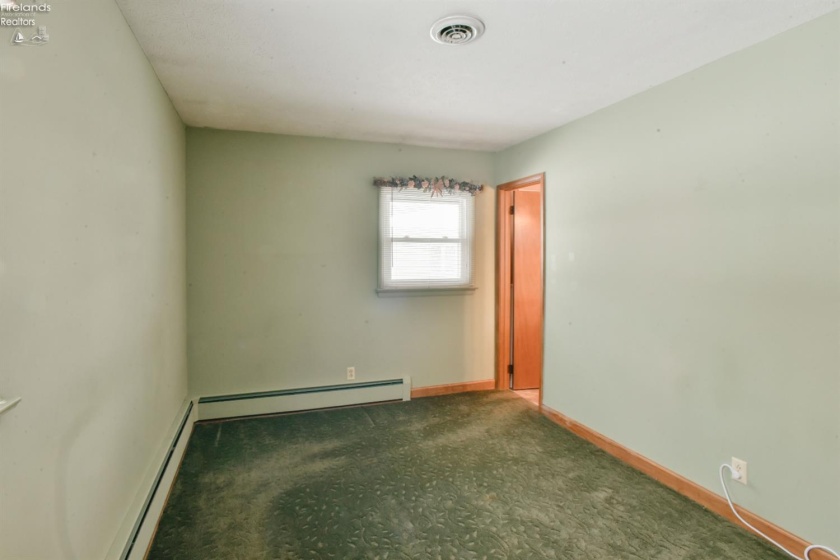 111 10th Street, Port Clinton, 43452, 3 Bedrooms Bedrooms, ,2 BathroomsBathrooms,Residential,For Sale,10th,20254693